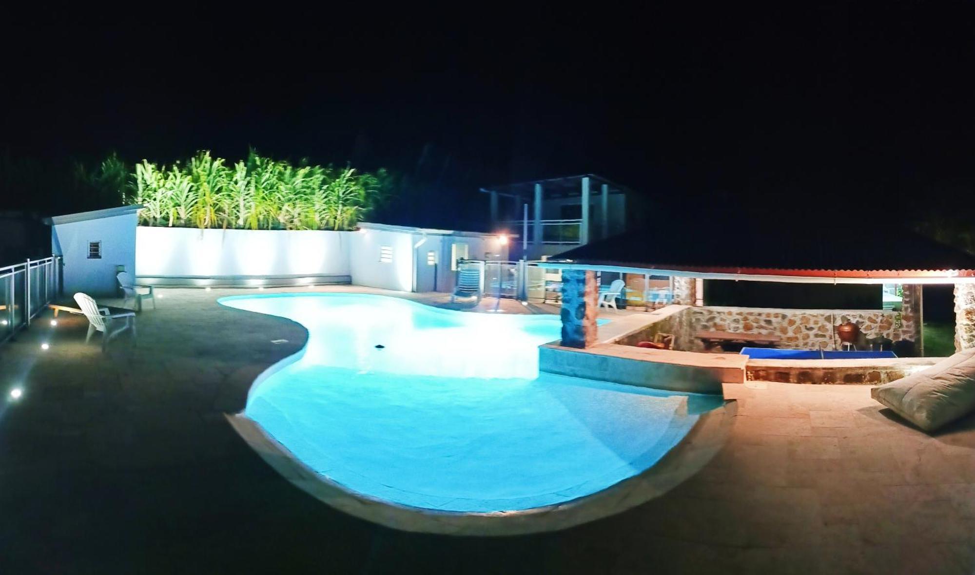 Appartement F3 dans petit complexe tranquille Petite Île Extérieur photo