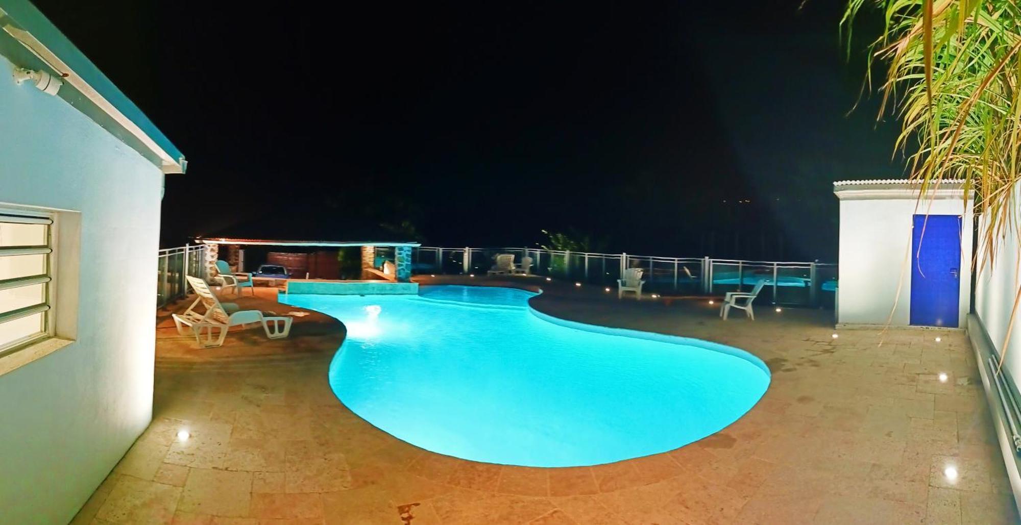 Appartement F3 dans petit complexe tranquille Petite Île Extérieur photo
