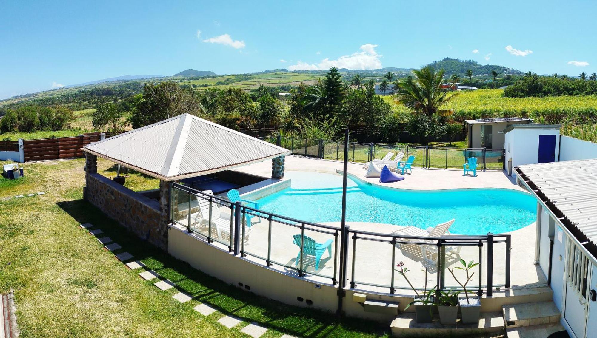 Appartement F3 dans petit complexe tranquille Petite Île Extérieur photo