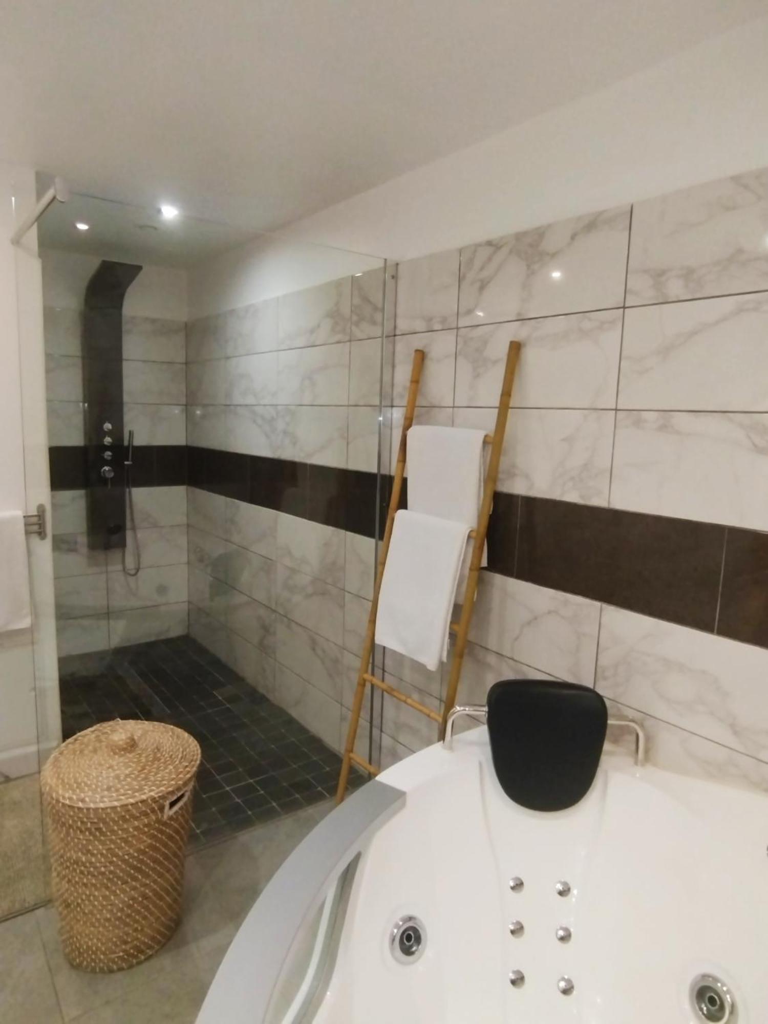 Appartement F3 dans petit complexe tranquille Petite Île Extérieur photo