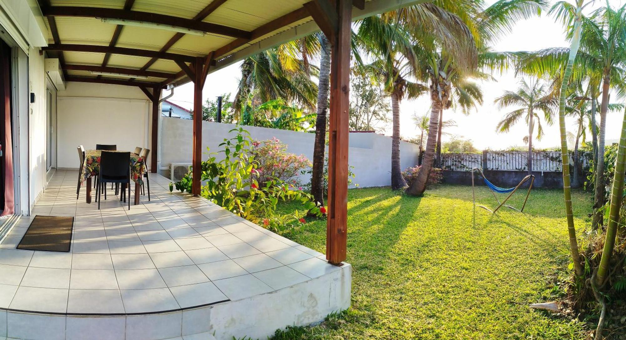 Appartement F3 dans petit complexe tranquille Petite Île Extérieur photo