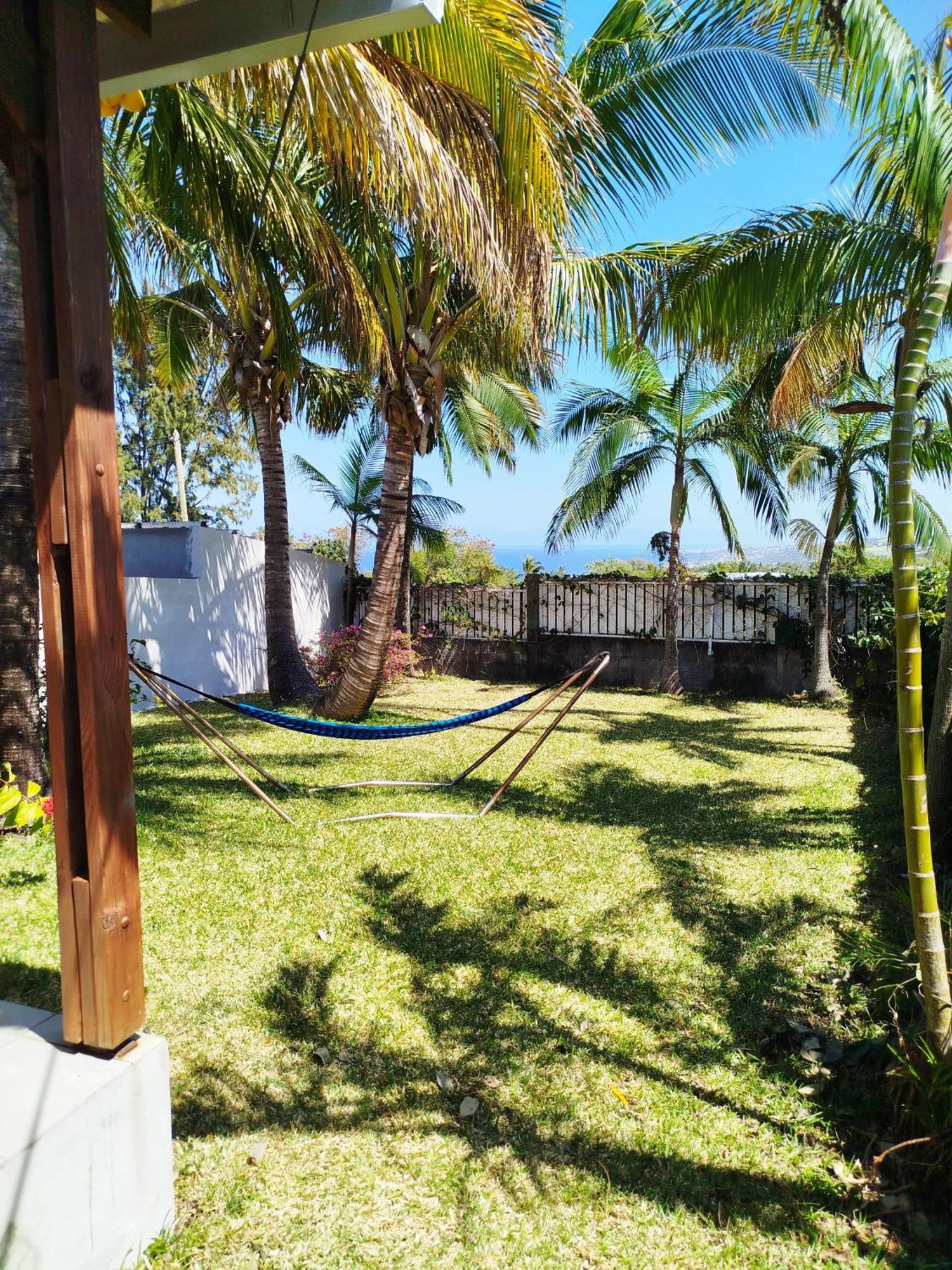 Appartement F3 dans petit complexe tranquille Petite Île Extérieur photo