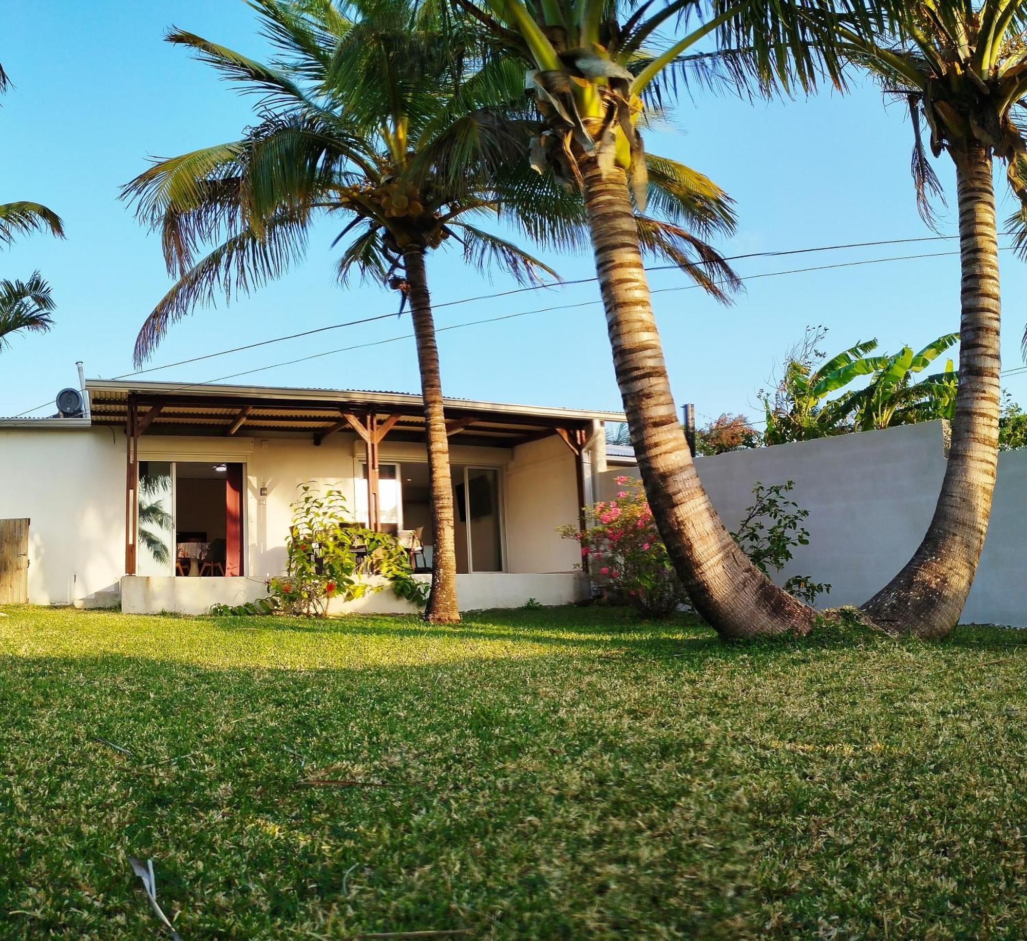 Appartement F3 dans petit complexe tranquille Petite Île Extérieur photo
